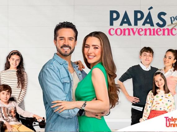 The cast of Papas por Conveniencia poses for photos. 